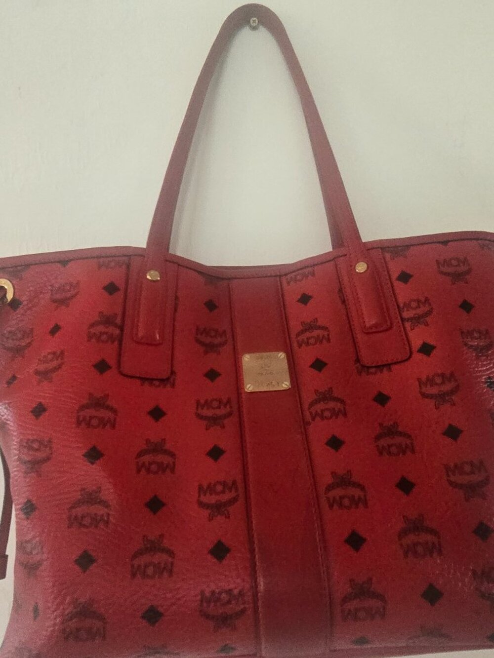 MCM Ruby Red Visetos Liz reversible large tote - Picture 4 of 5